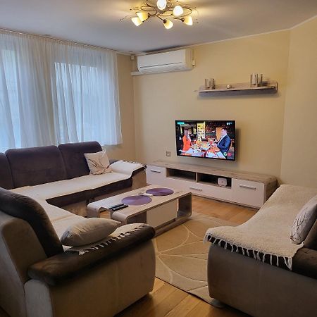 Apartman Centar Bulevar Ex Sa Garazom Баня-Лука Екстер'єр фото