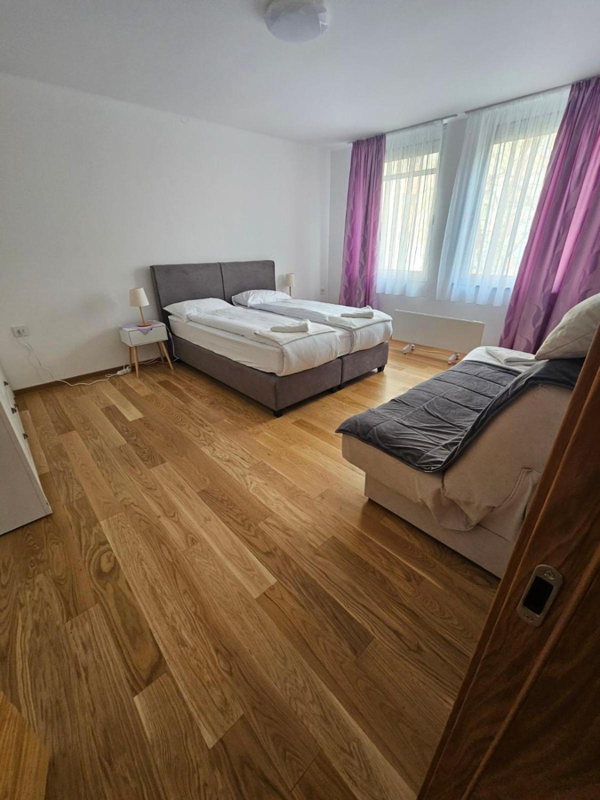 Apartman Centar Bulevar Ex Sa Garazom Баня-Лука Екстер'єр фото