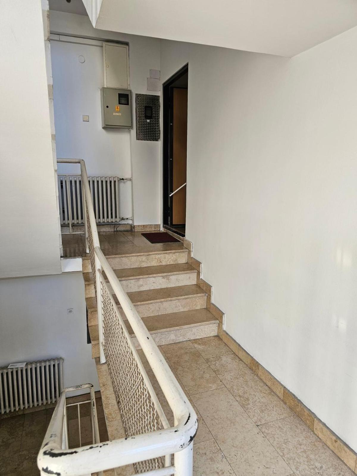 Apartman Centar Bulevar Ex Sa Garazom Баня-Лука Екстер'єр фото