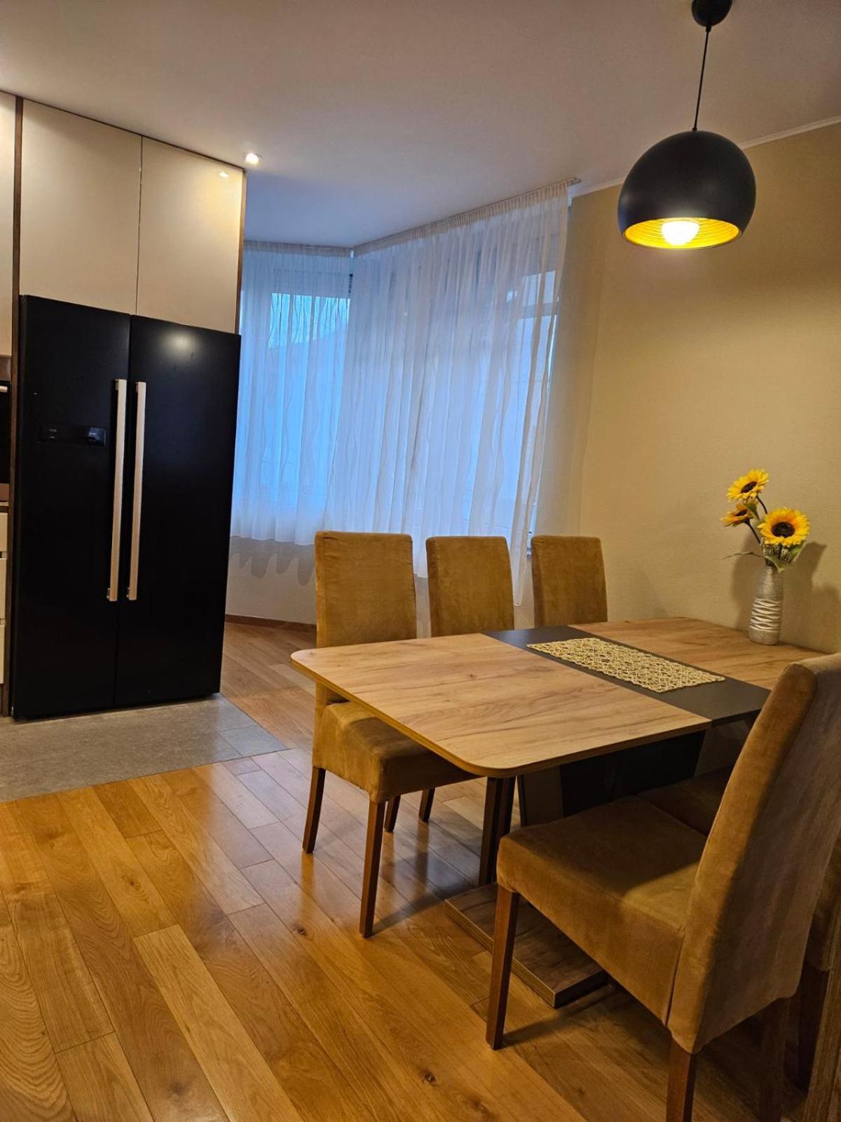 Apartman Centar Bulevar Ex Sa Garazom Баня-Лука Екстер'єр фото